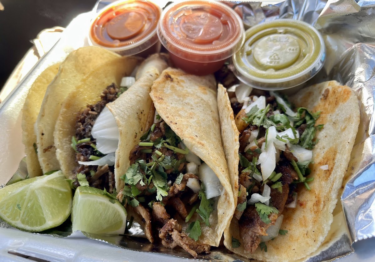 La Familia Mexican Restaurant - Photo 5