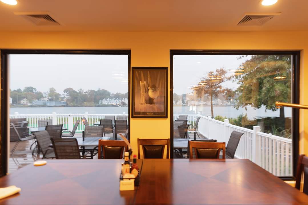 Q River Grill - Photo 8