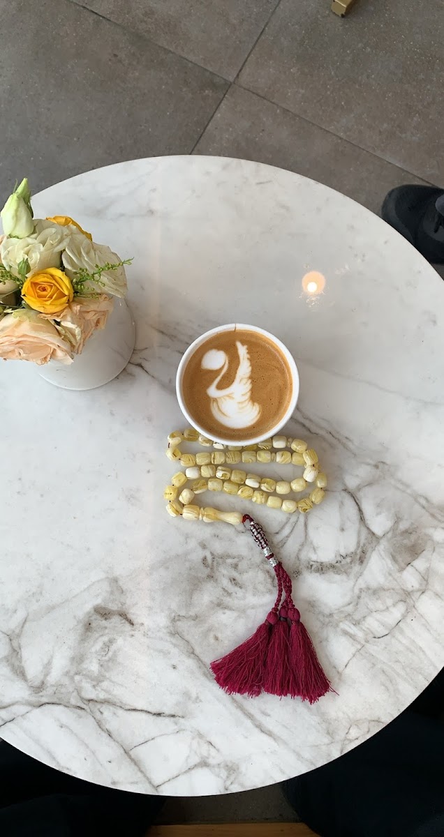 Shrq Coffee Roasters (Alkurnaish ) | (مقهى ومحمصة شرق (الكورنيش - Photo 5