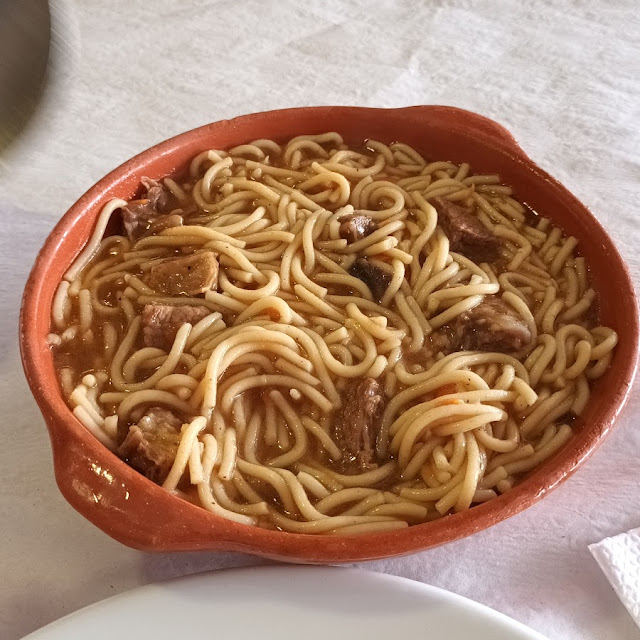 Massa Com Estufados de Porco