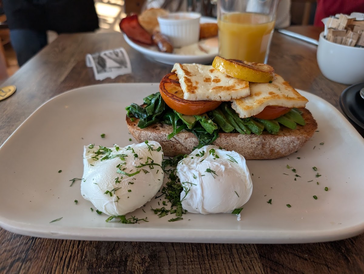 Hangar 9 Cafe - Photo 3