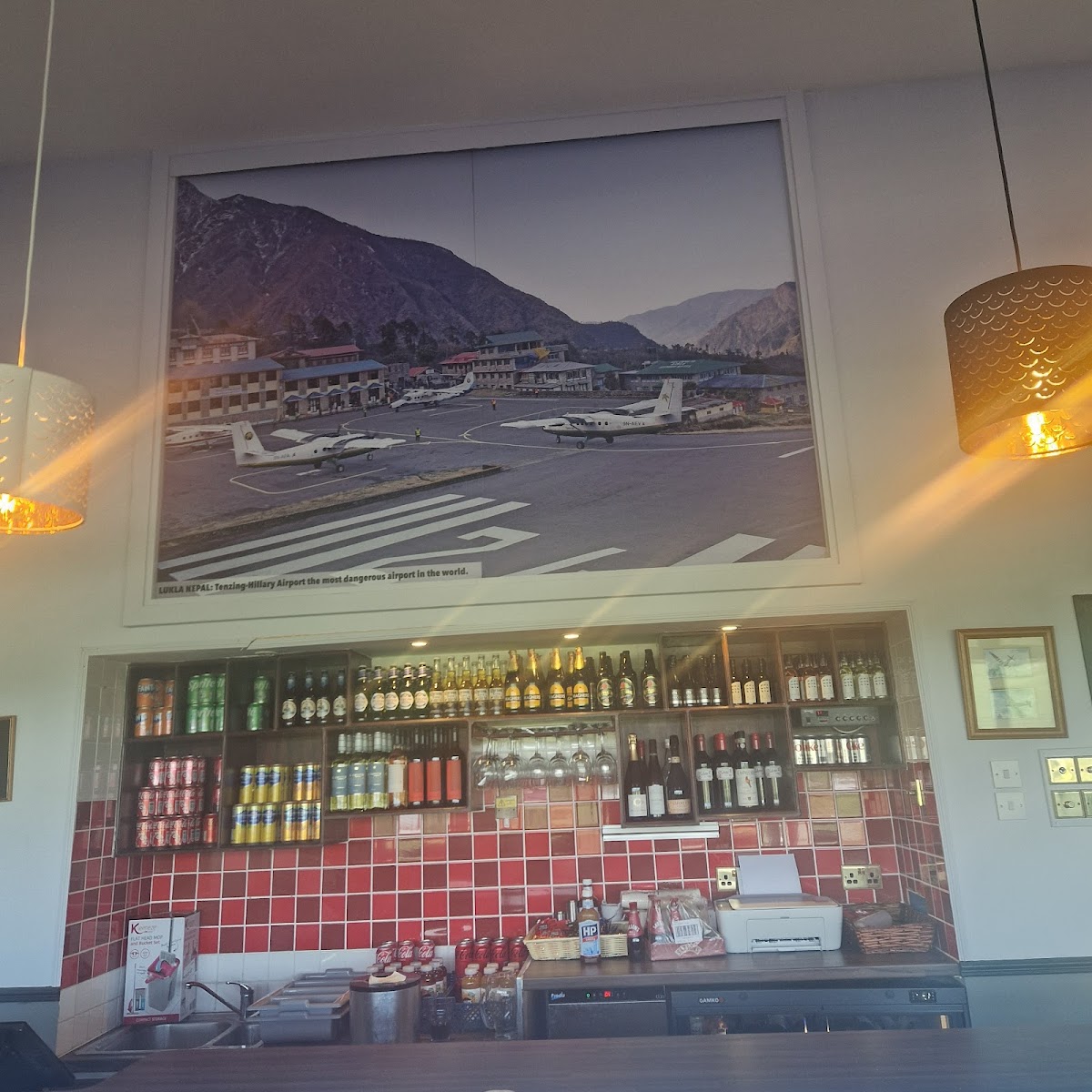 Hangar 9 Cafe - Photo 4