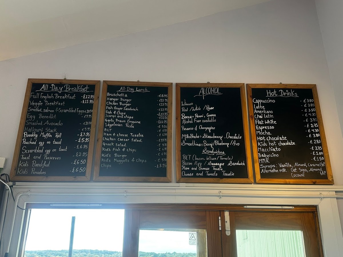 Hangar 9 Cafe - Photo 8