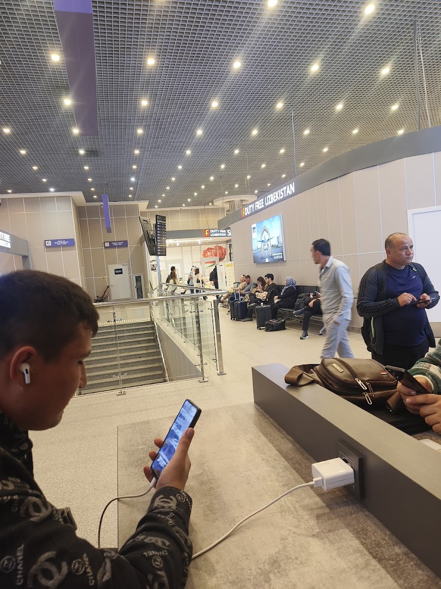 Jum Airport - Photo 7