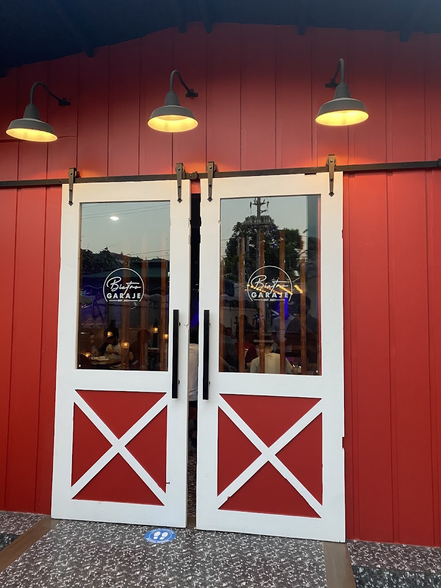 Bistro Garaje