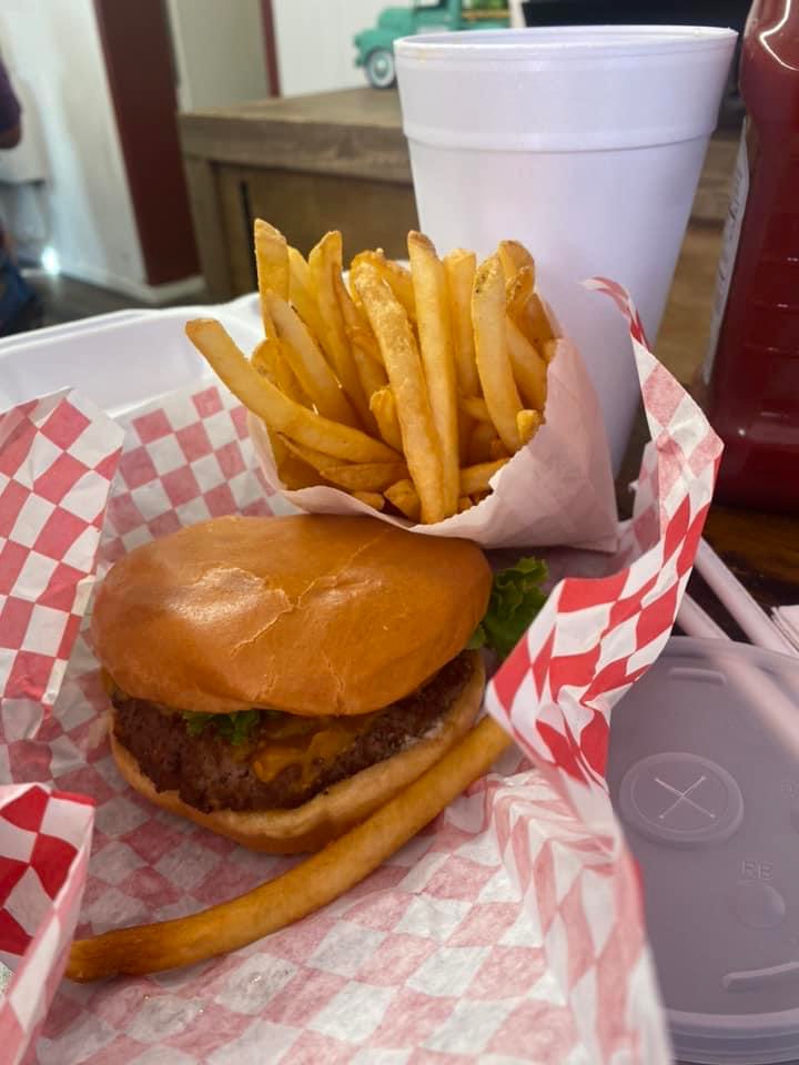 Jessi's Burgers - Photo 9