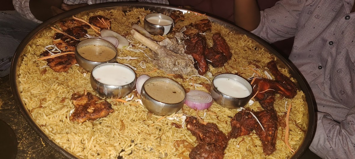 Berakaas Family Mandi Restaurant - Photo 9
