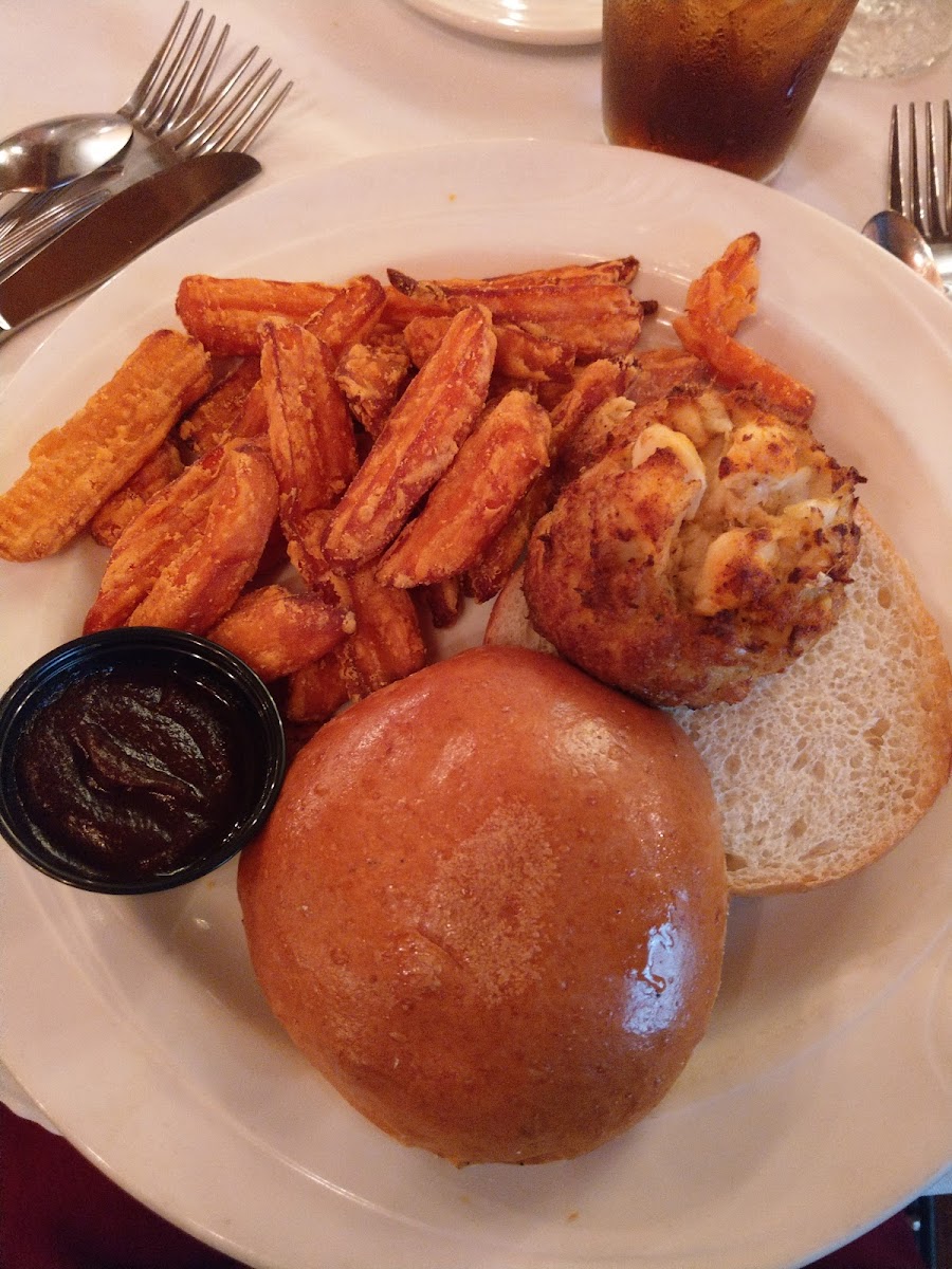 Zach Greenlee's Fireside Restaurant & Lounge - Photo 5
