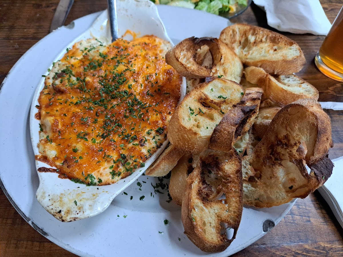 Zach Greenlee's Fireside Restaurant & Lounge - Photo 8