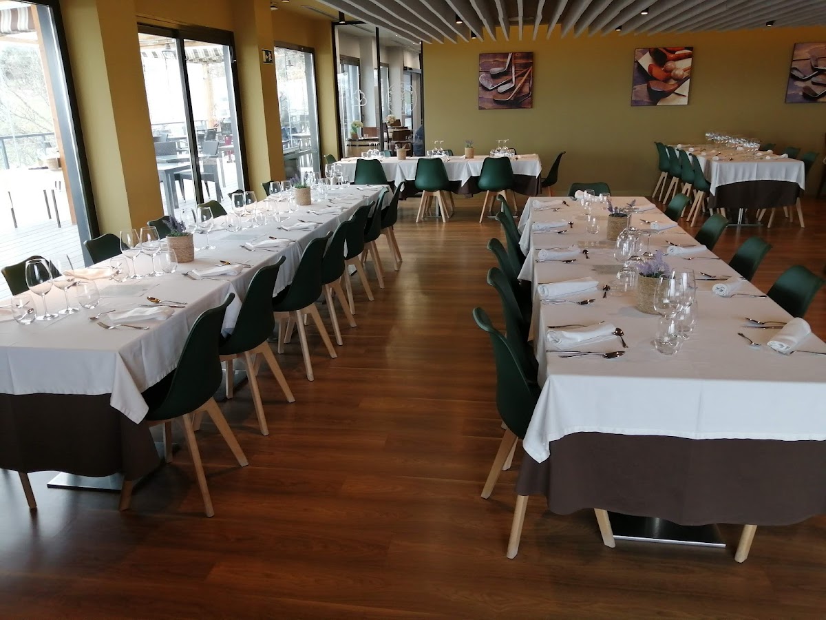 Abantos Restaurante - Photo 3