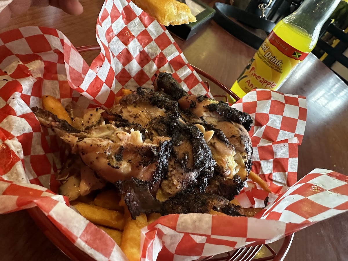 Yardys Jerk - Photo 1