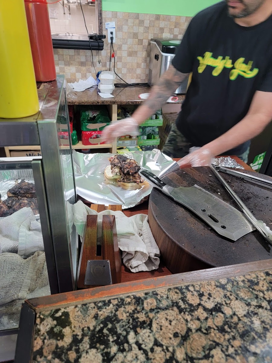 Yardys Jerk - Photo 4