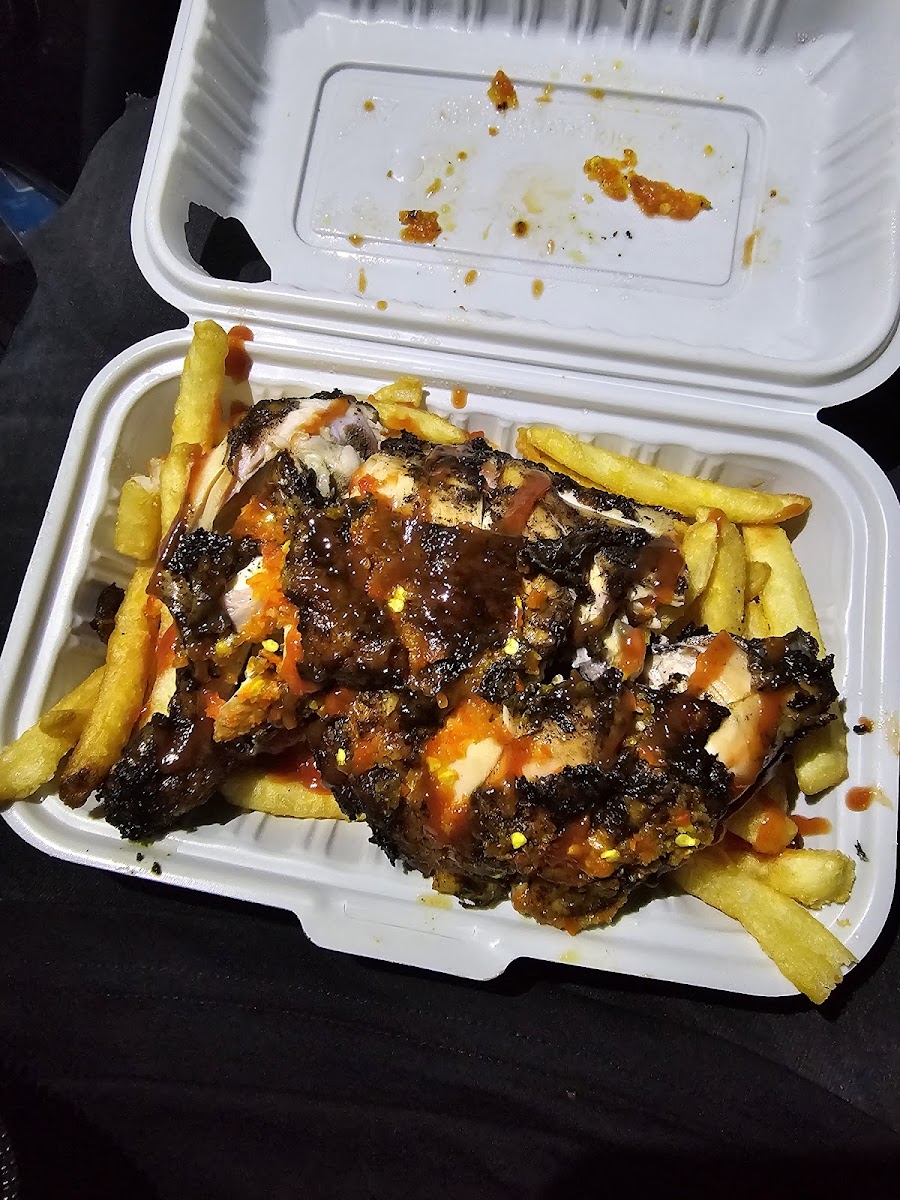 Yardys Jerk - Photo 5