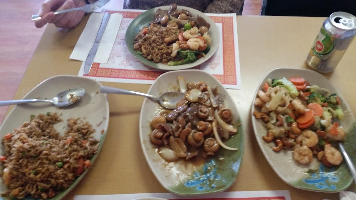 Golden Star Chinese Food - Photo 2