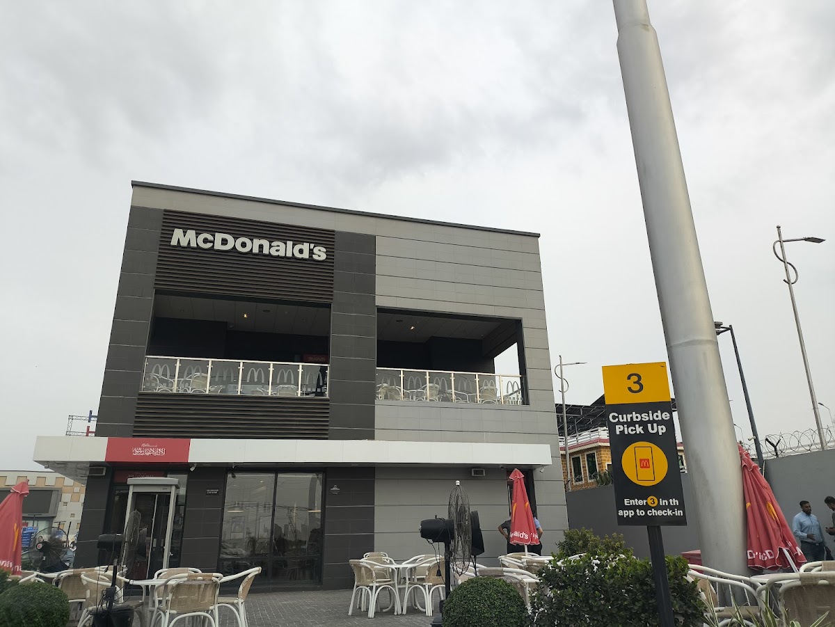 McDonald's Ring Road Hayatabad - Photo 3