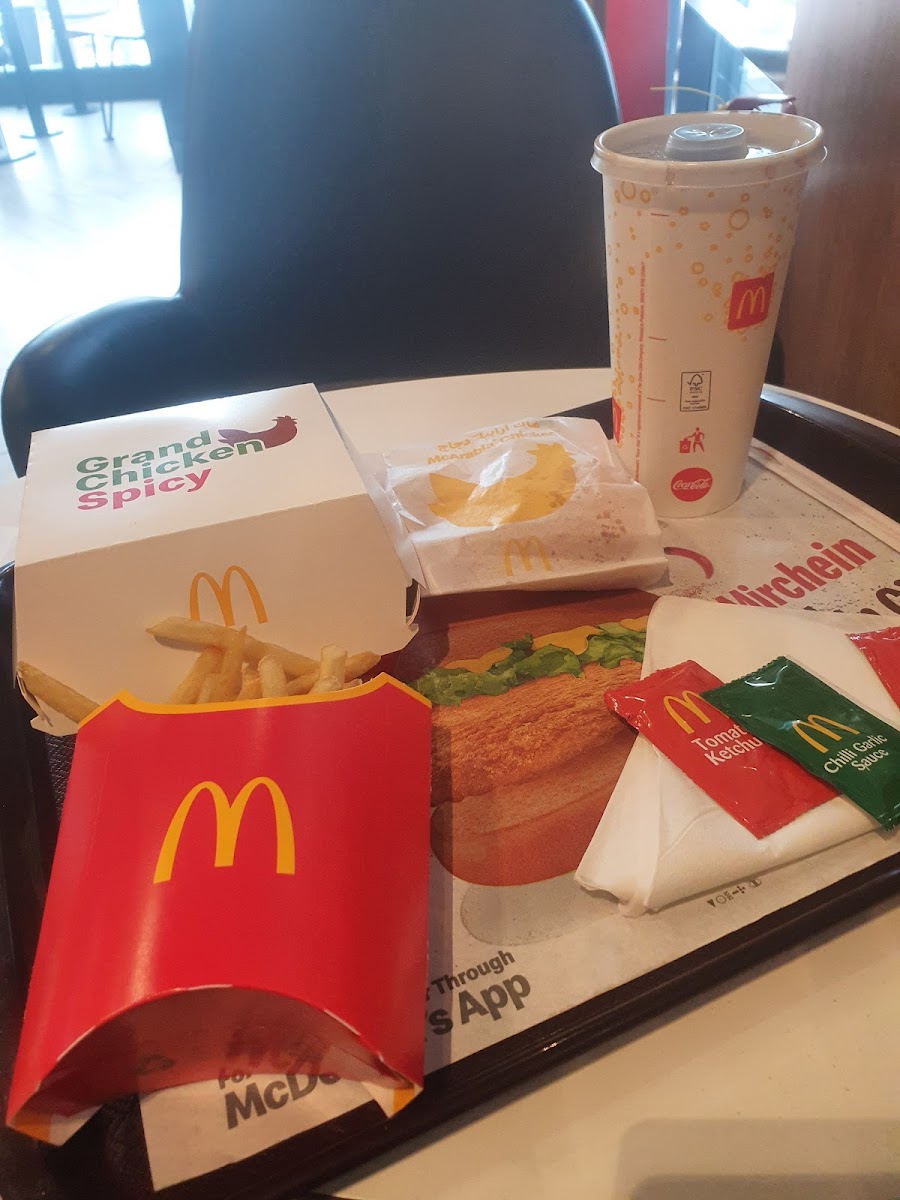 McDonald's Ring Road Hayatabad - Photo 4