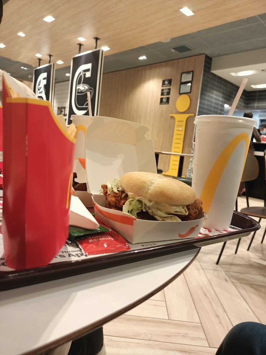 McDonald's Ring Road Hayatabad - Photo 7