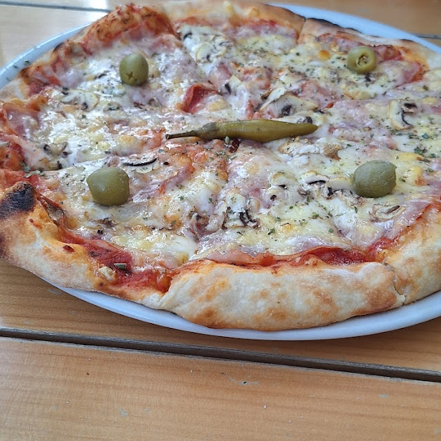 Pizza Kapricozza