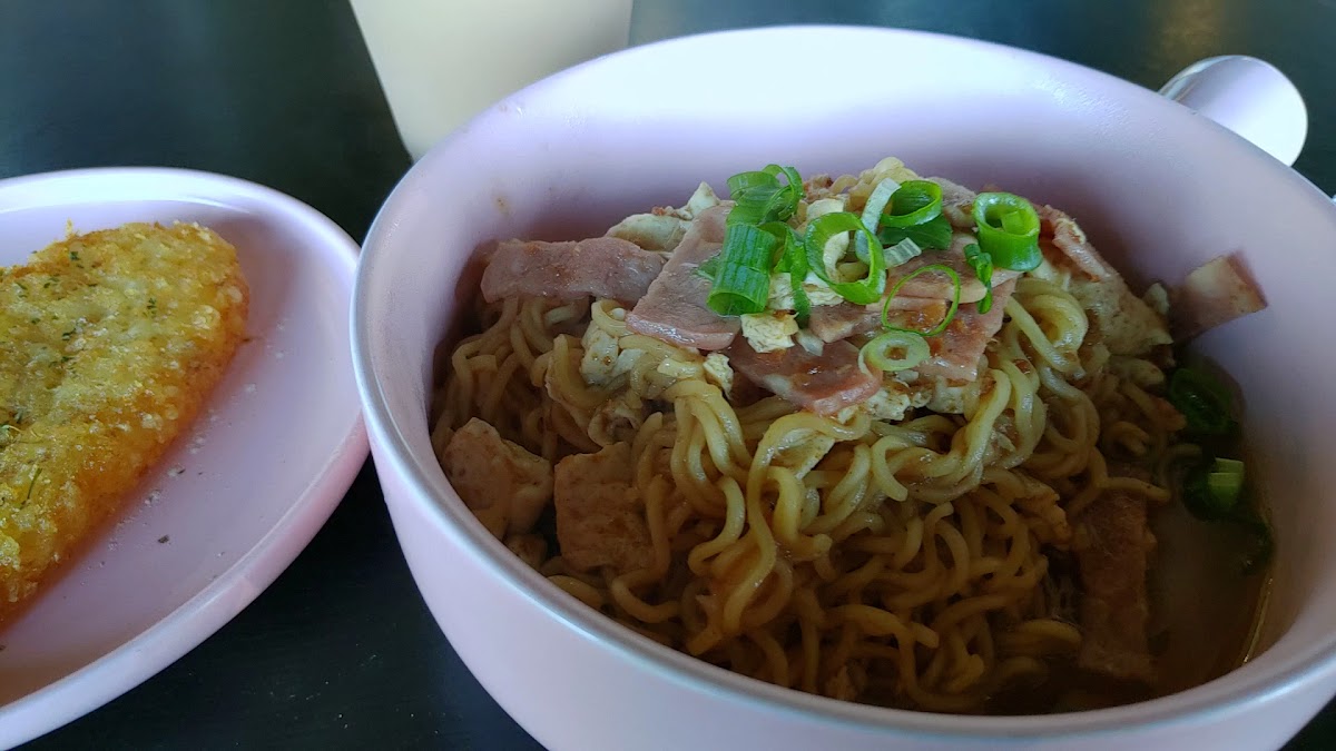 度咕早午餐 Do Good Brunch /必吃早午餐/銅板美食/在地推薦/光頭漢堡/炒泡麵（附設兒童遊戲室） - Photo 1
