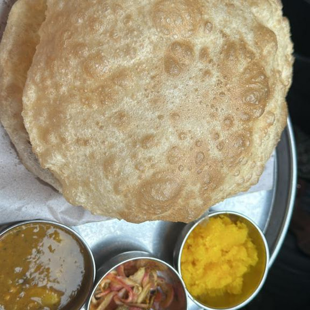 Halwa Poori Chana