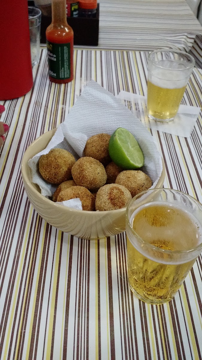 Dukas Bar & Restaurante - Photo 1