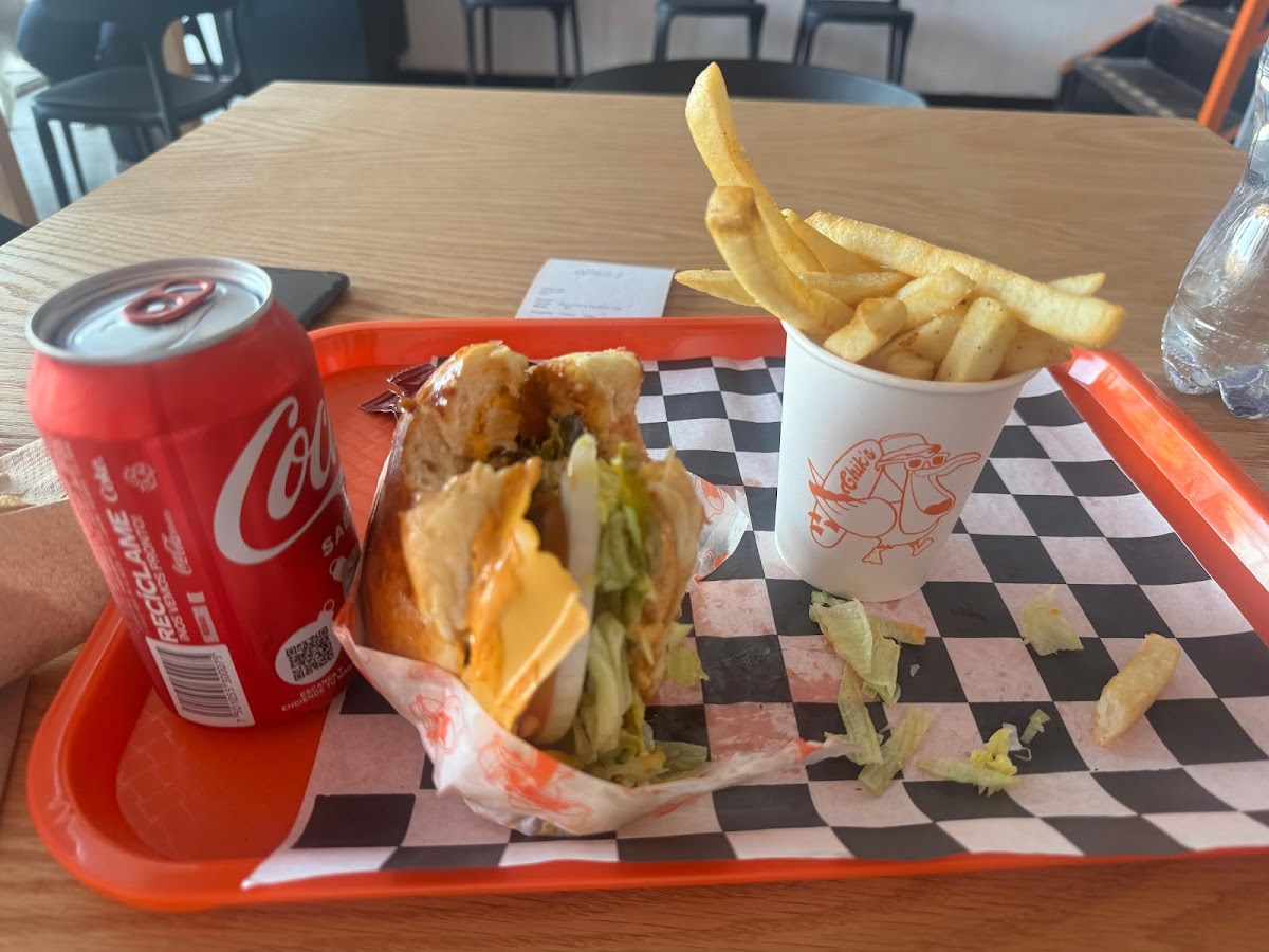 Chik's Restaurante - Photo 4