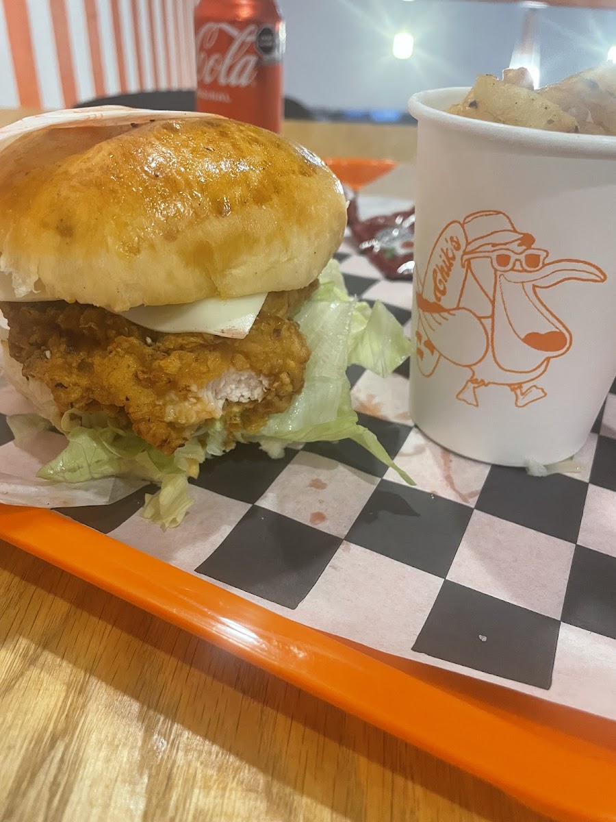 Chik's Restaurante - Photo 8