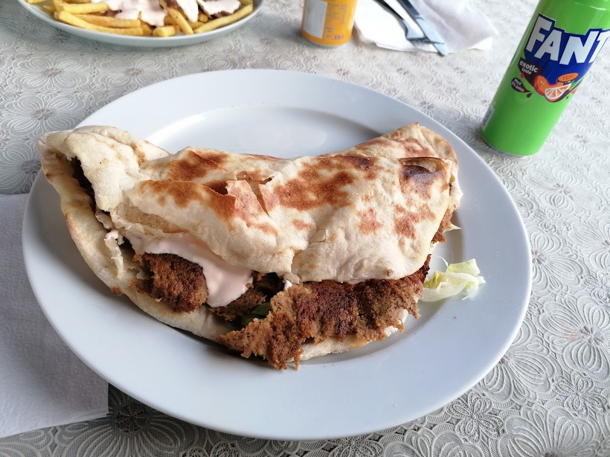 Hassan Pizzeria - Photo 3