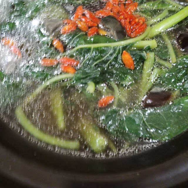 皮蛋青菜湯