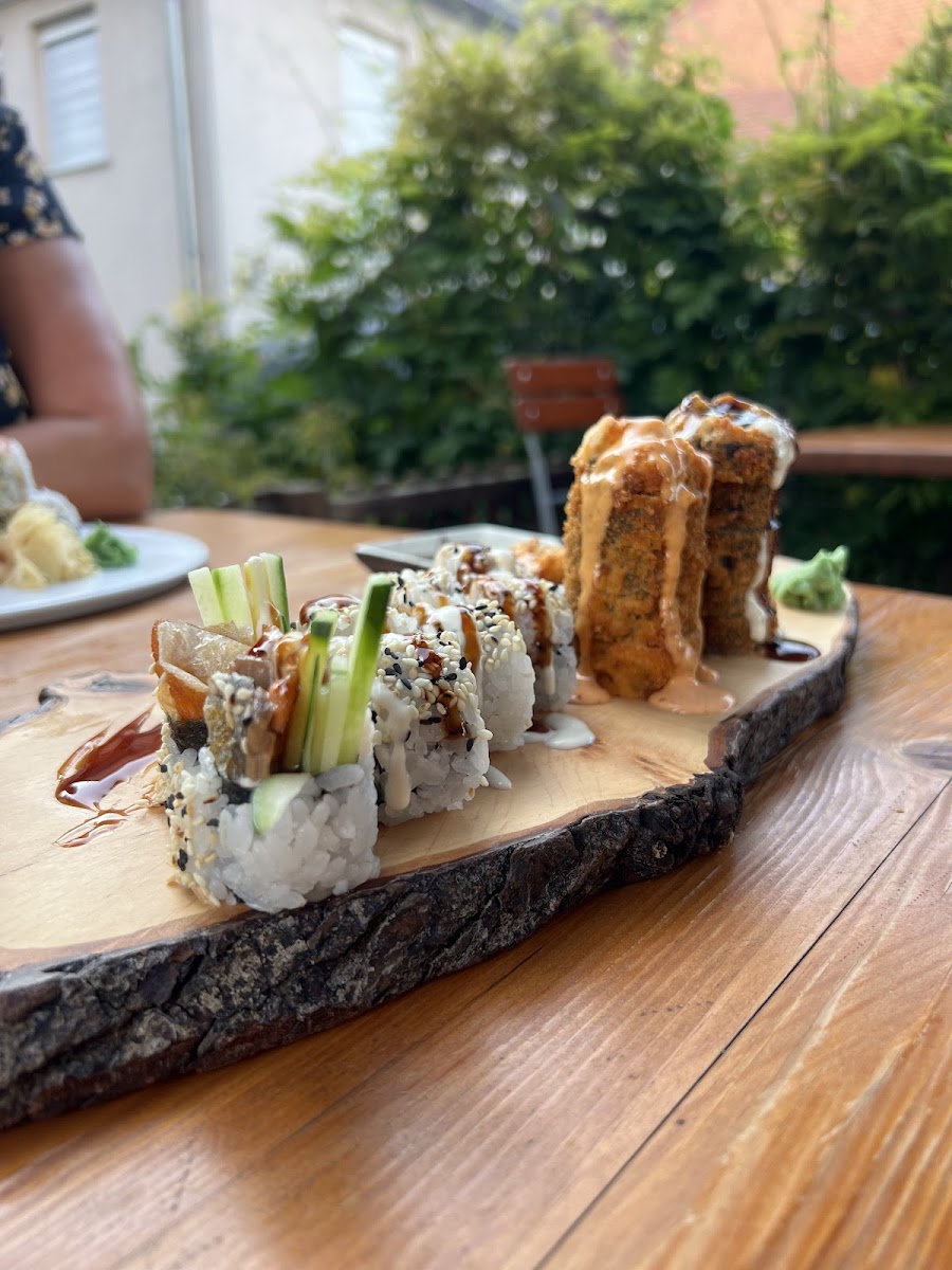Kinza - Sushi & Asian Fusion - Photo 8