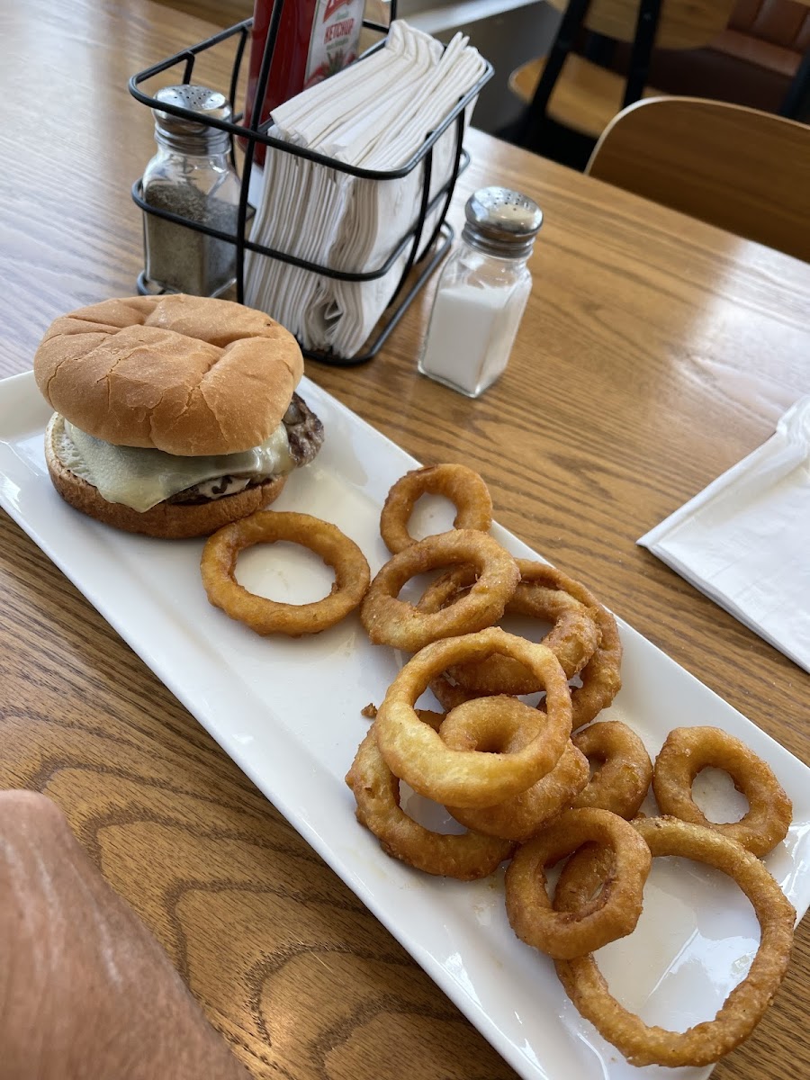 The Burger Parlour - Photo 8