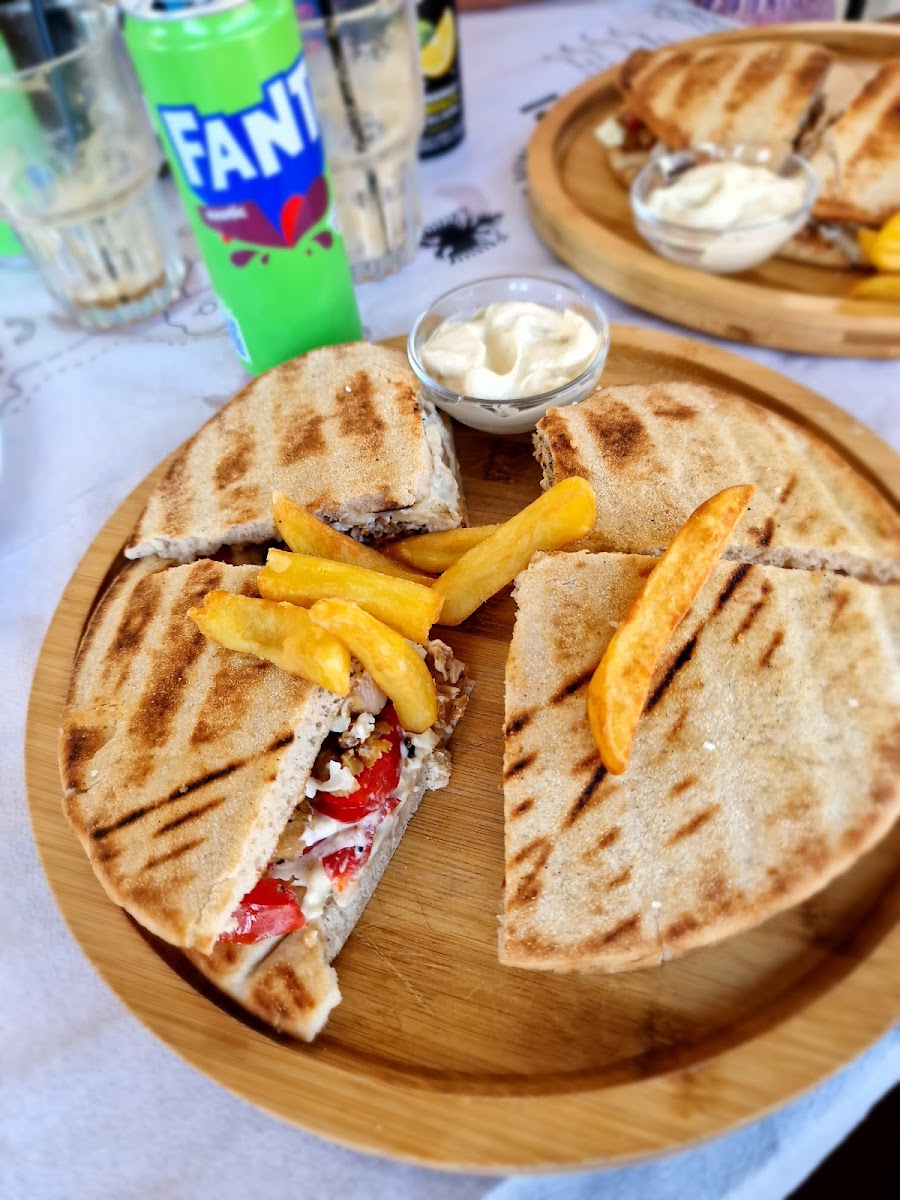 mediterranean tavern & gjiro - Photo 9