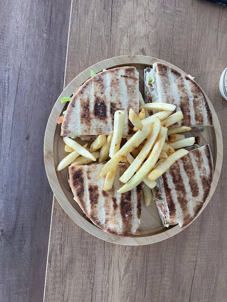 mediterranean tavern & gjiro - Photo 6
