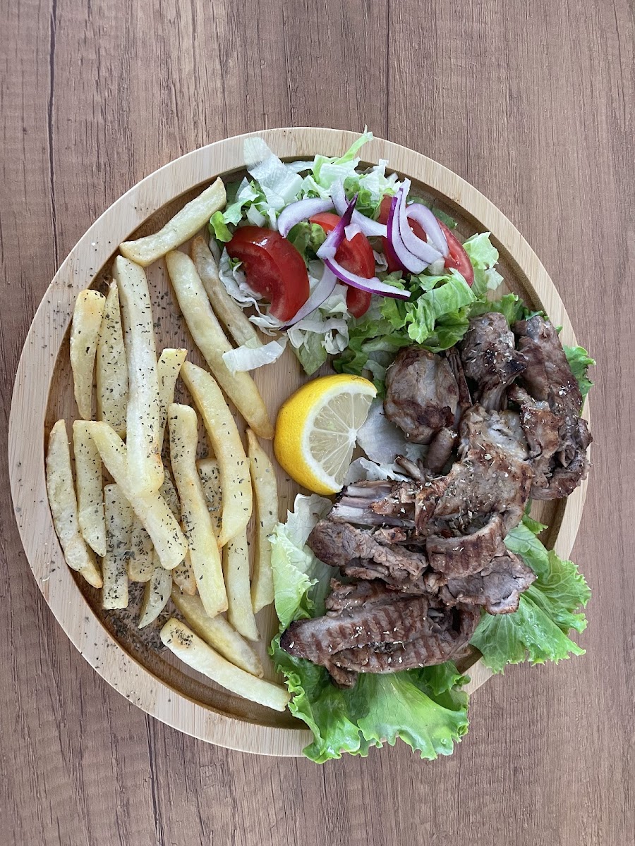 mediterranean tavern & gjiro - Photo 8