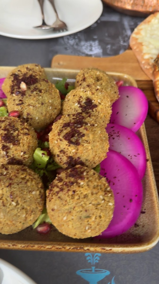 مطعم النوفرة - Alnawfara restaurant - Photo 1