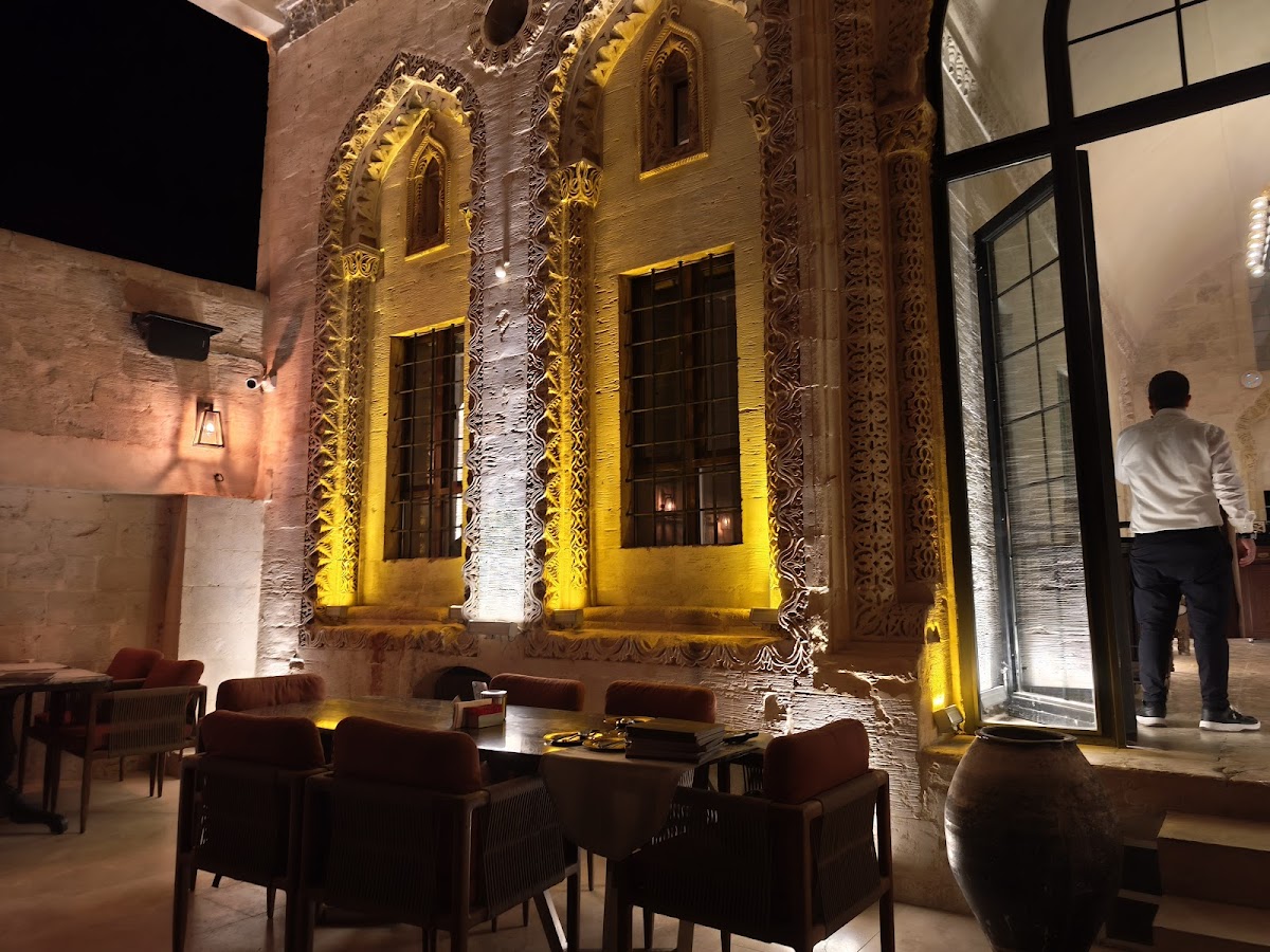 Lolee restaurant & patisserie - Photo 2