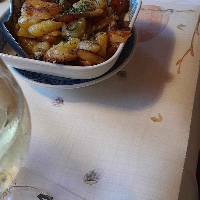 Mit Bratkartoffeln