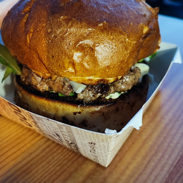 Pesto Burger Pommes