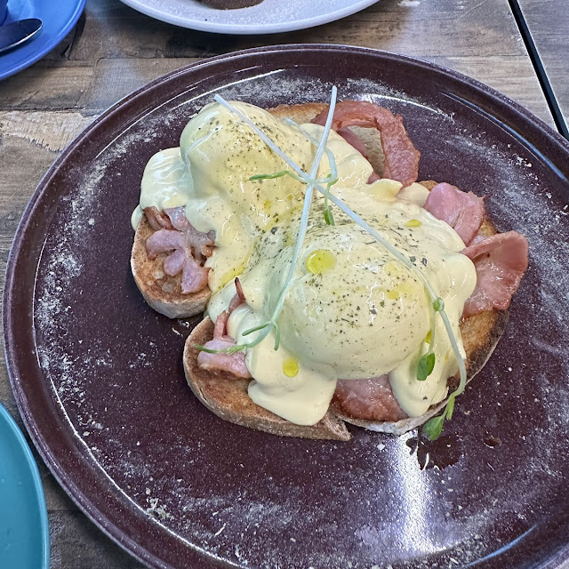 Eggs Benedict