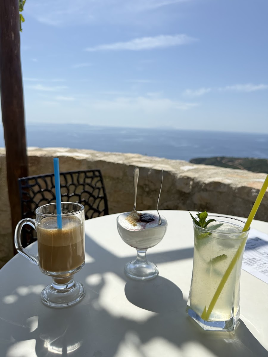 Café Butterfly - Photo 3