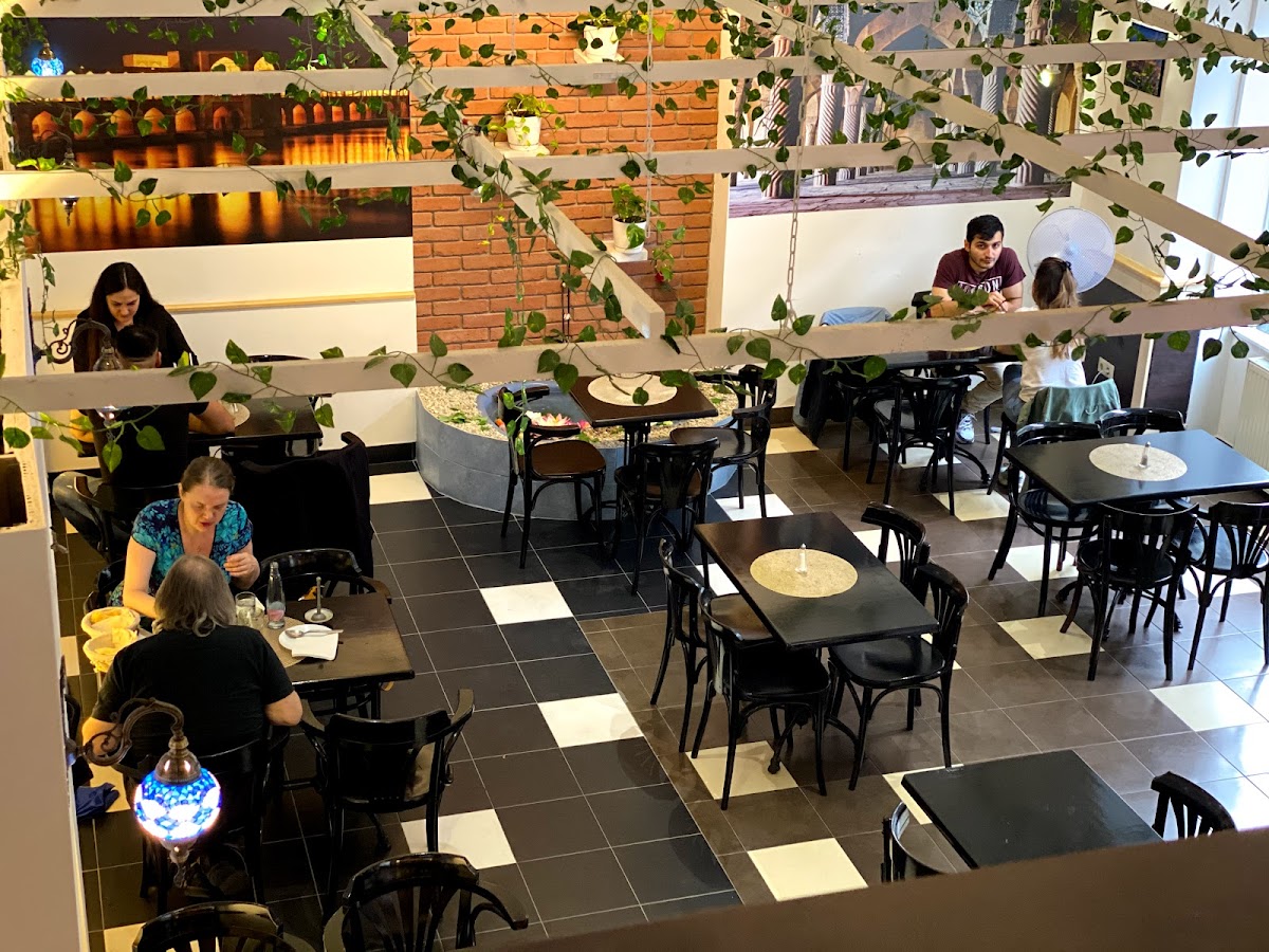 RUMI Restaurant & cafè رومی