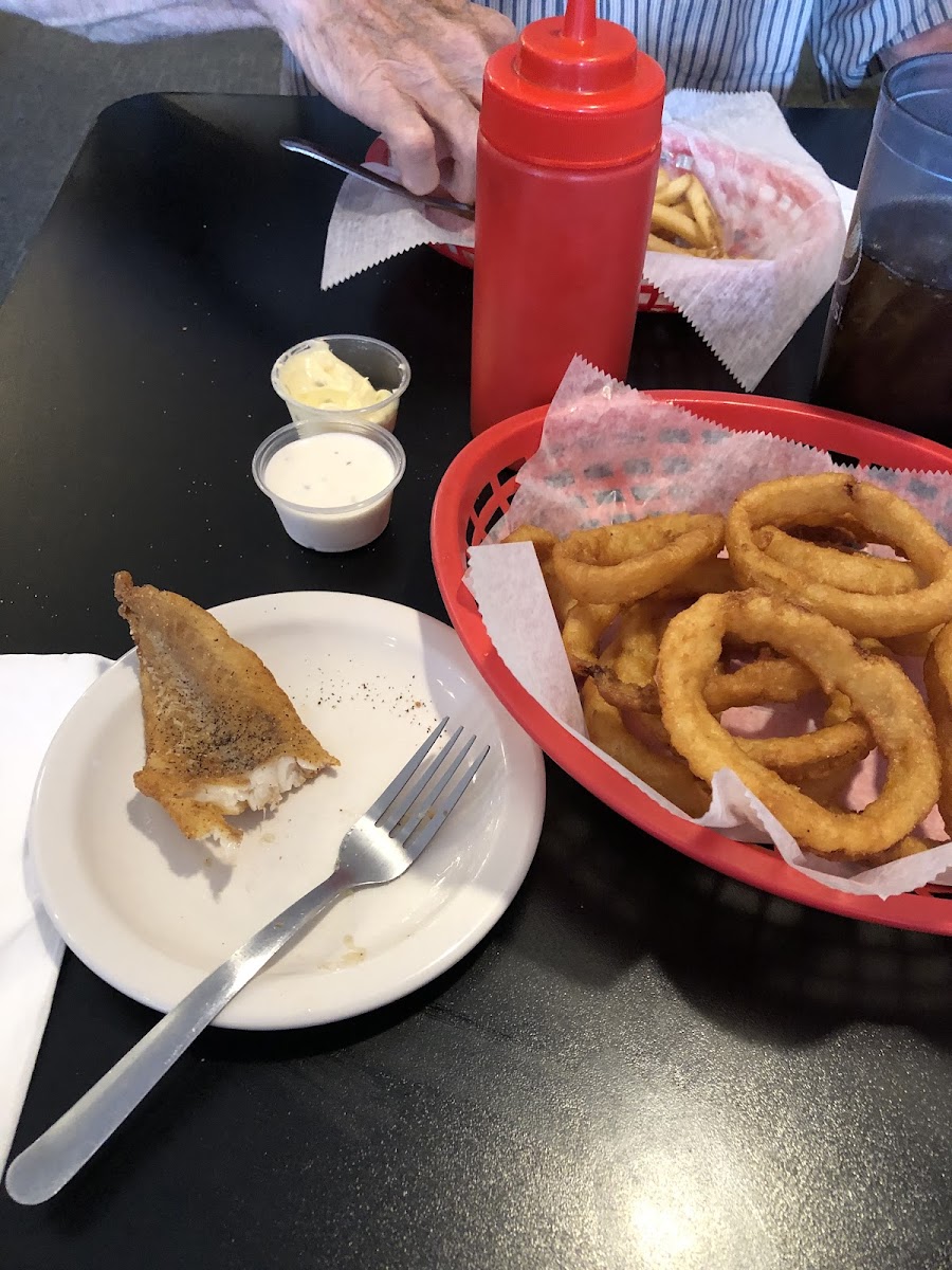 Wildcat Cafe - Photo 1