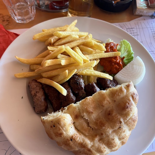 Cevapcici Mit Pommes