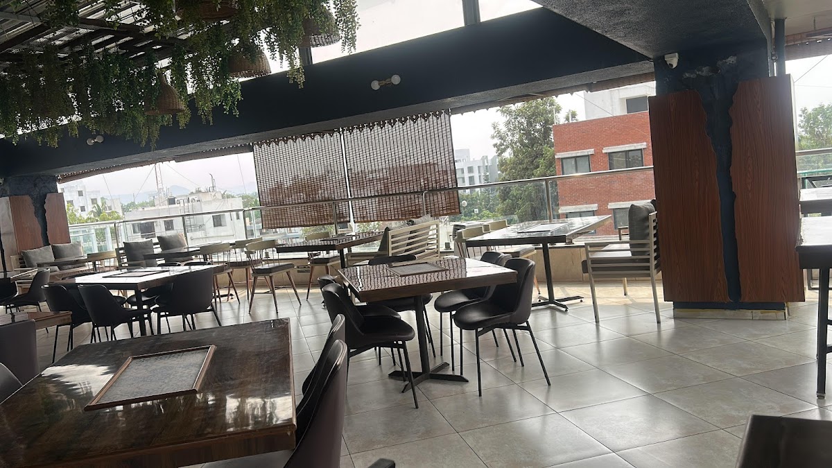 Skyline X - Rooftop Restaurant