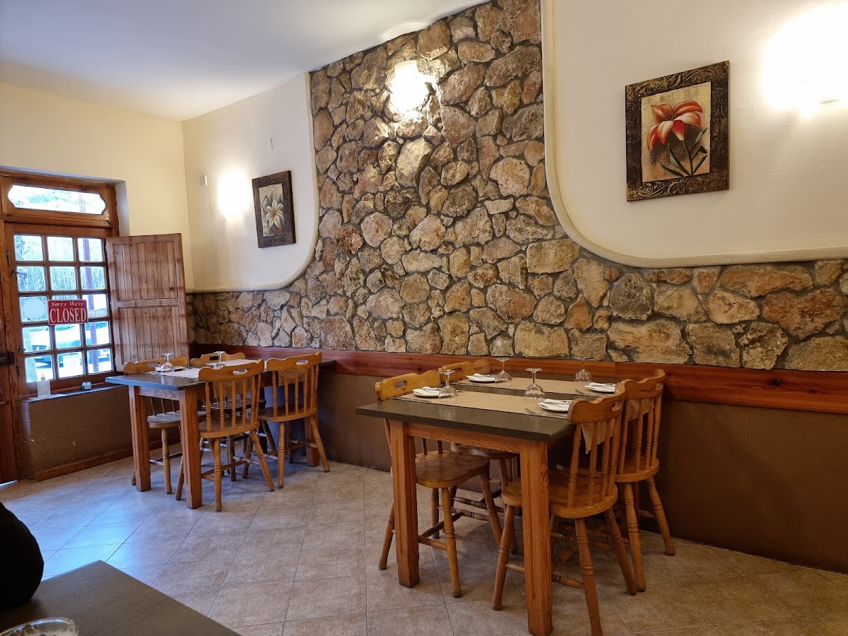 Valley View Restaurant - Photo 3