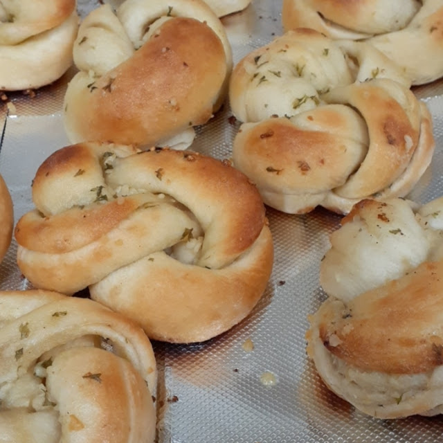 Garlic Knots