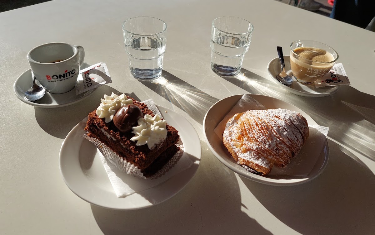 Food Village - Photo 9