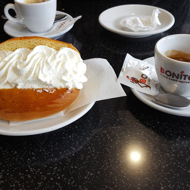 Maritozzo Con La Panna