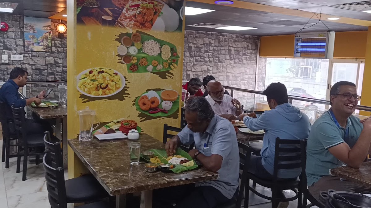 MALABAR PALACE RESTAURANT - Photo 1