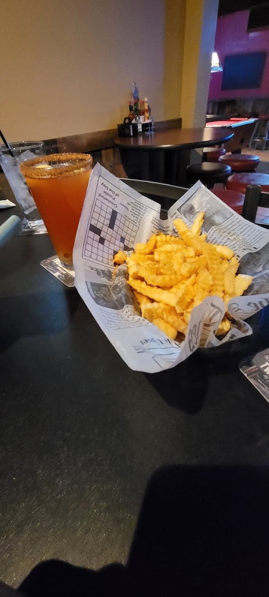 Bottoms Up Bar & Grill - Photo 5